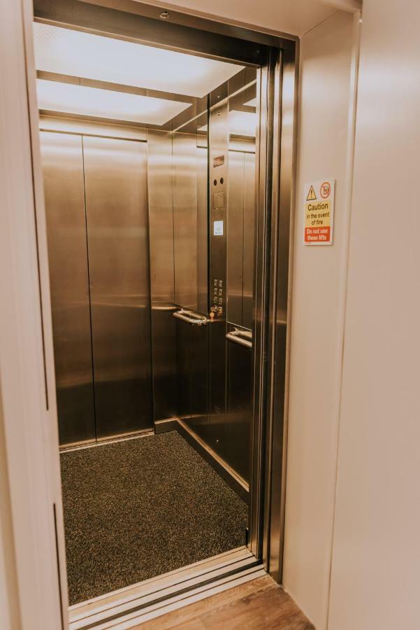 Cavendish House With Secure, Allocated Parking, 2 Mins Walk From Windsor Castle エクステリア 写真