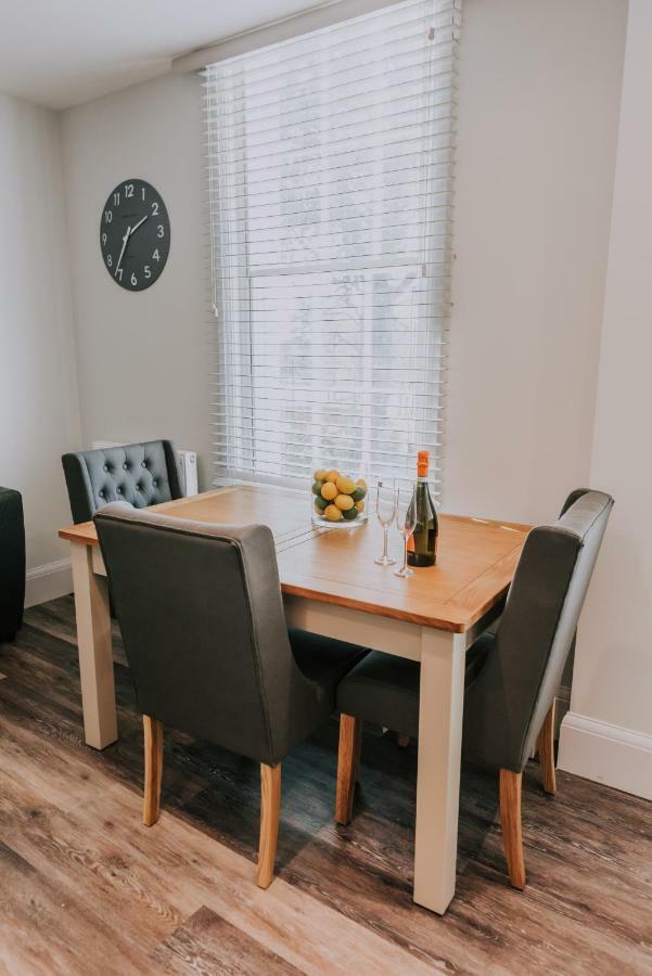 Cavendish House With Secure, Allocated Parking, 2 Mins Walk From Windsor Castle エクステリア 写真